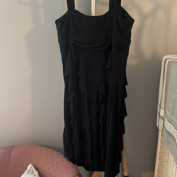 Black Formal Dress. Scarlett Nite. Size 6. - Picture 7 of 8